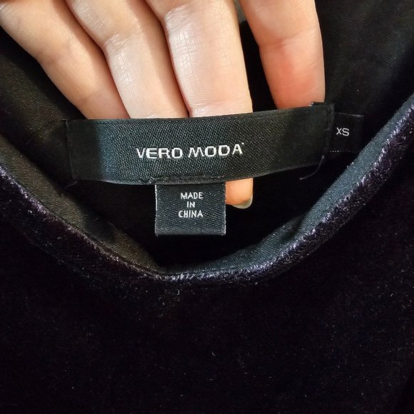 💜 4/$30 💜 Vero Moda Velvet Tank Top - Picture 3 of 7